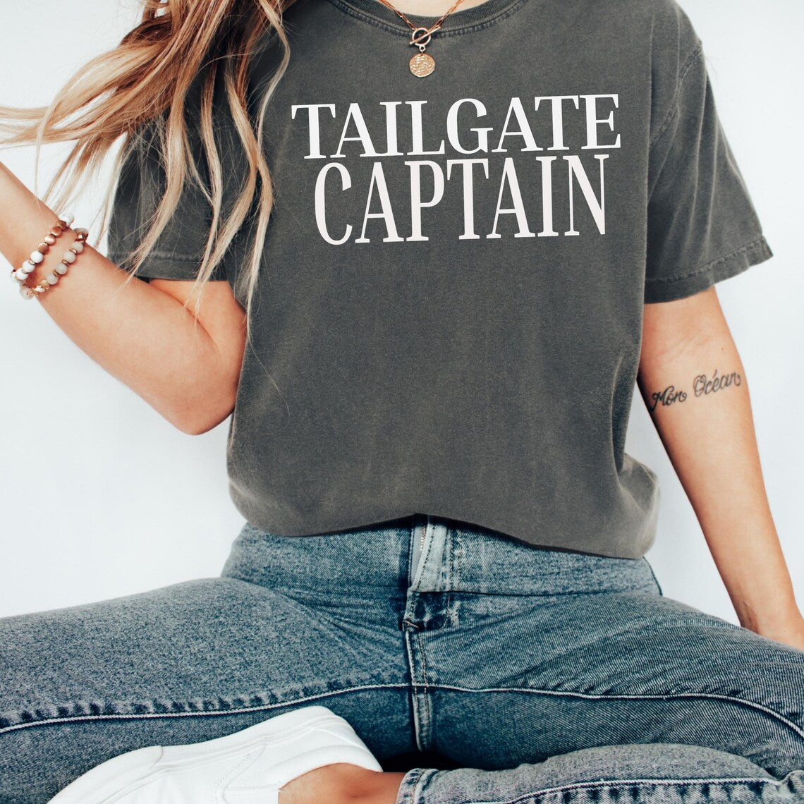 TAILGATE CAPTAIN Graphic Tee
