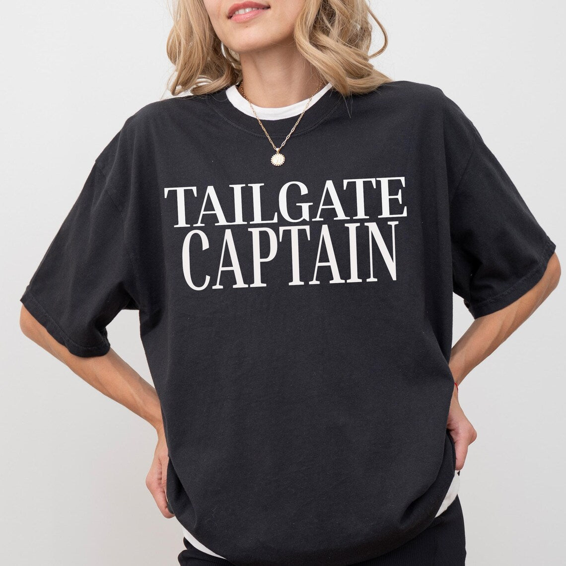 TAILGATE CAPTAIN Graphic Tee